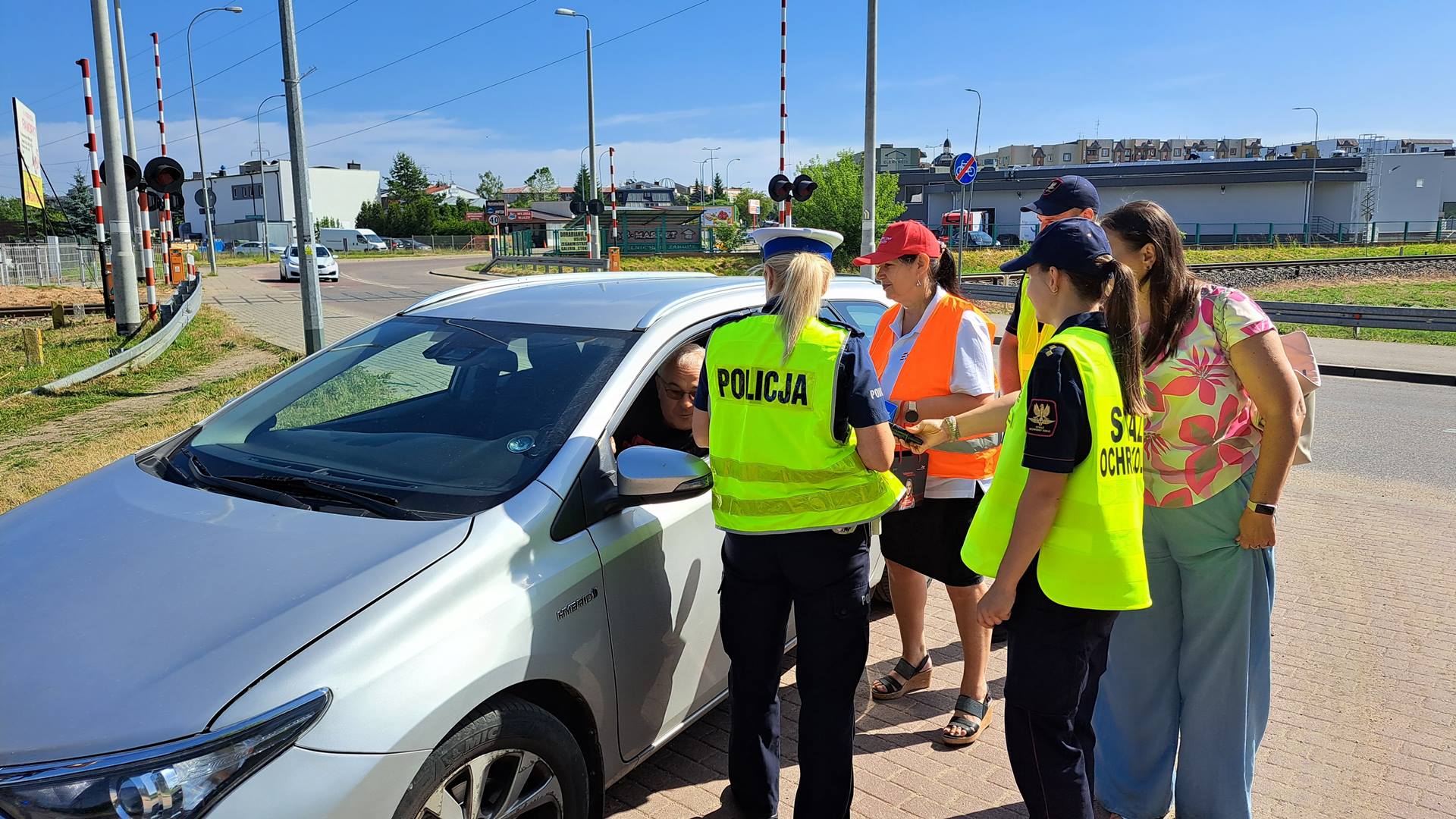 Kolejarze wraz z policją i strażą ochrony kolei rozpoczęli akcję "Bezpieczny Piątek"