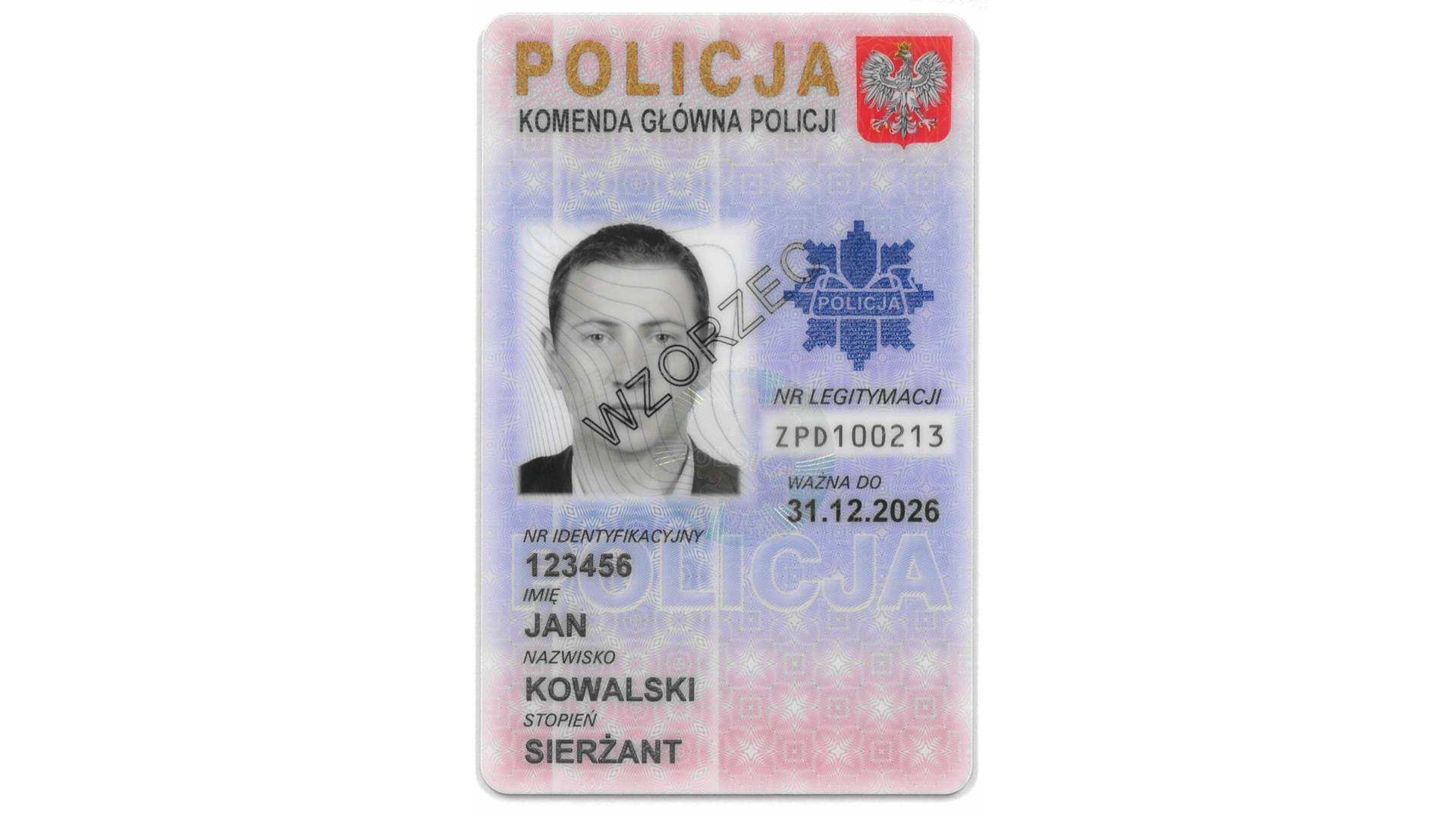 Obowiązują nowe wzory legitymacji służbowych policji