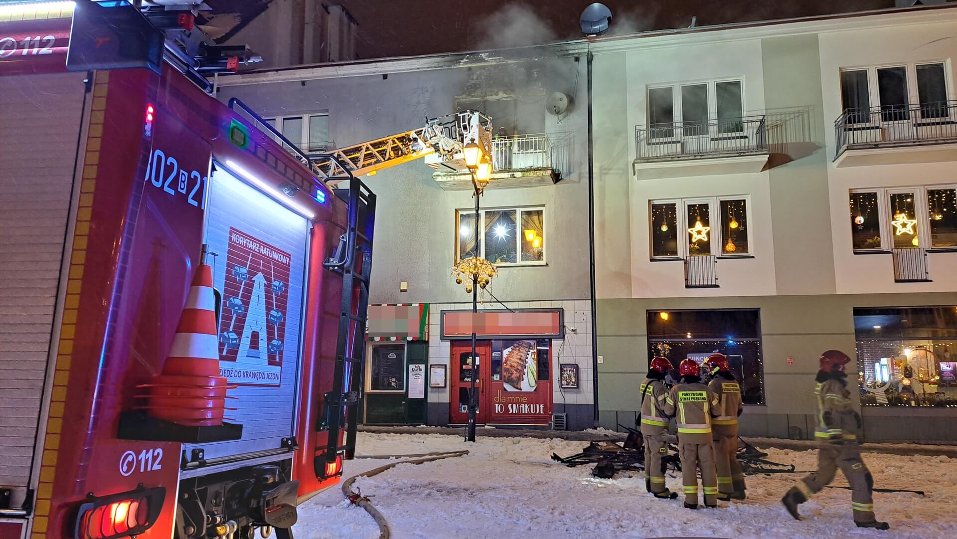 Pożar w centrum Białegostoku - strażacy ewakuowali z mieszkania kobietę