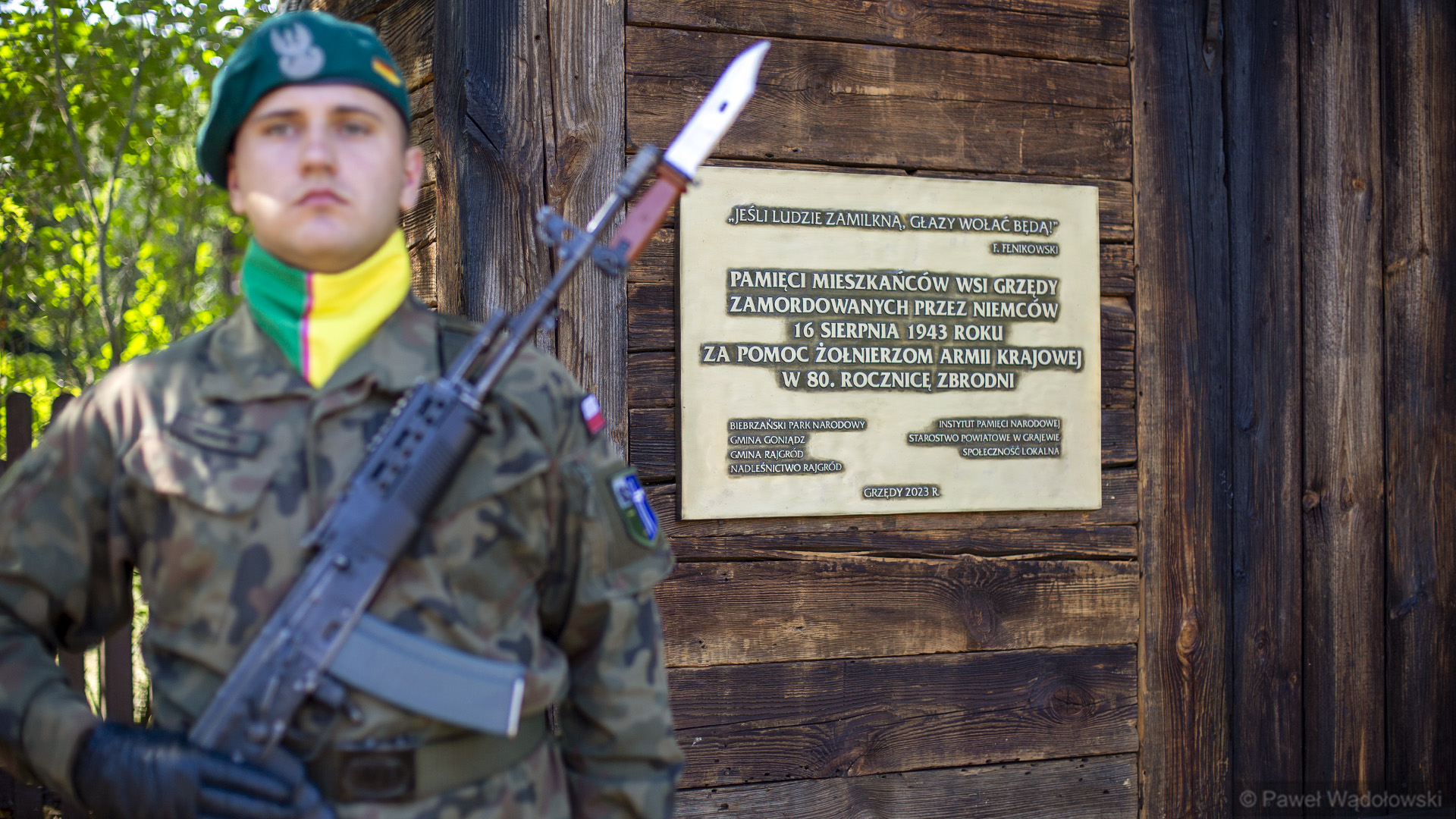 W 80. rocznicę pacyfikacji wsi Grzędy odsłonięto tablicę ku czci ofiar