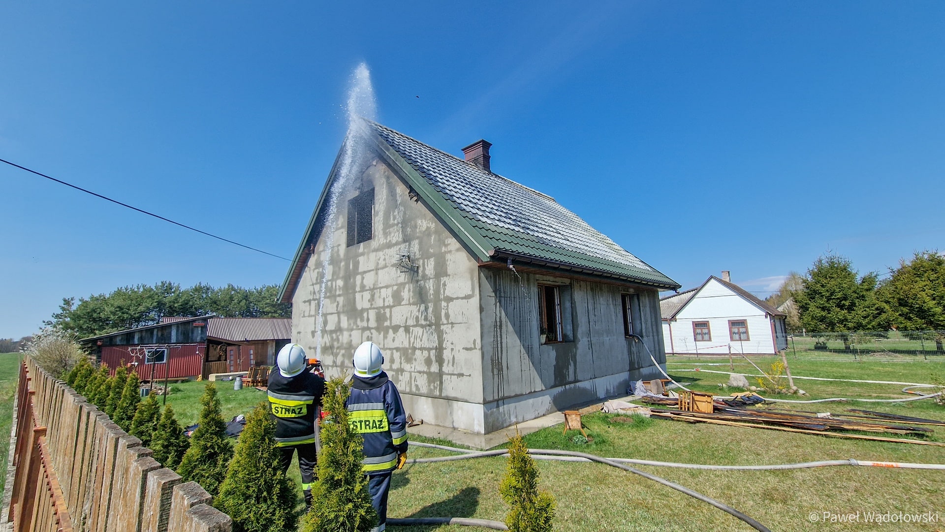 Pożar w Stanisławowie w gminie Zbójna - ogień zniszczył dom jednorodzinny [zdjęcia]