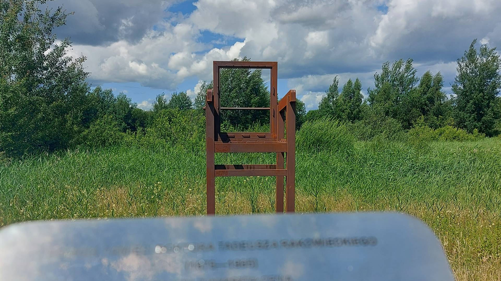 W Hajnówce stanął pomnik upamiętniający doktora Tadeusza Rakowieckiego