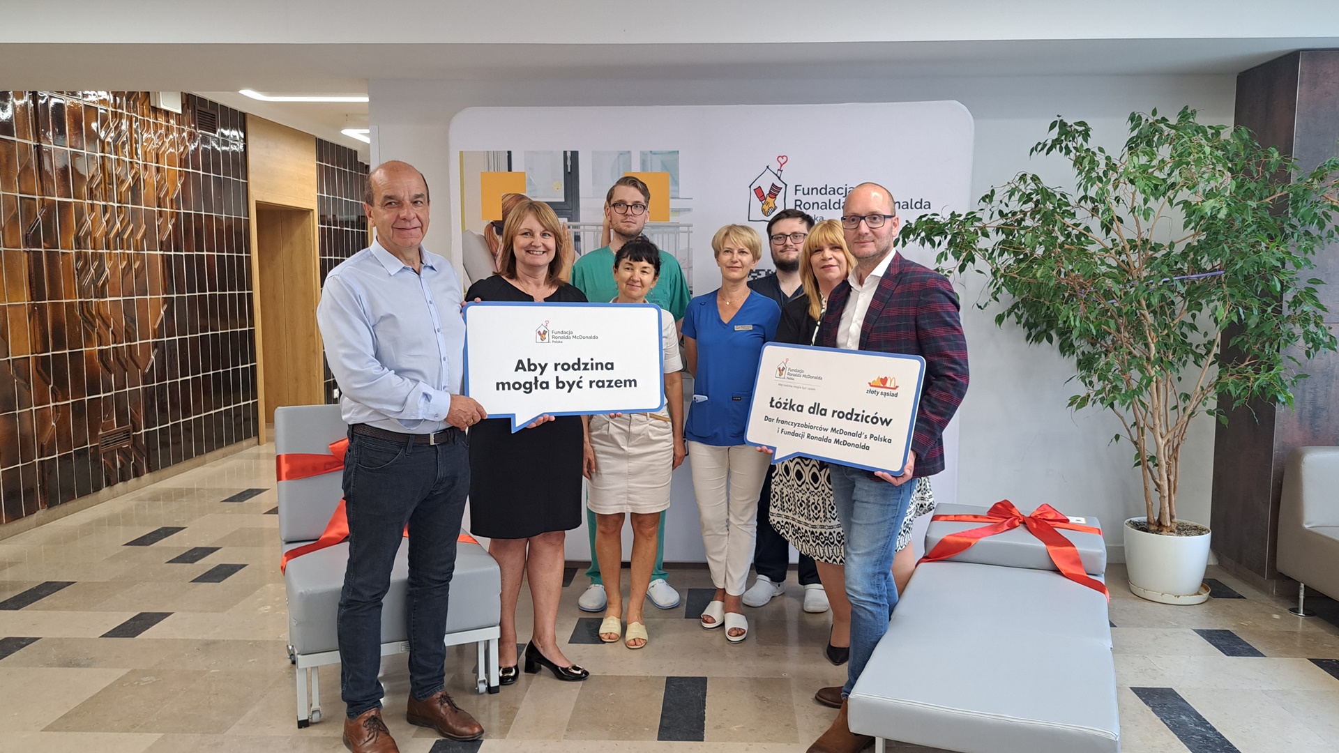 Kilkanaście łóżek dla rodziców chorych dzieci trafiło do Uniwersyteckiego Dziecięcego Szpitala Klinicznego w Białymstoku