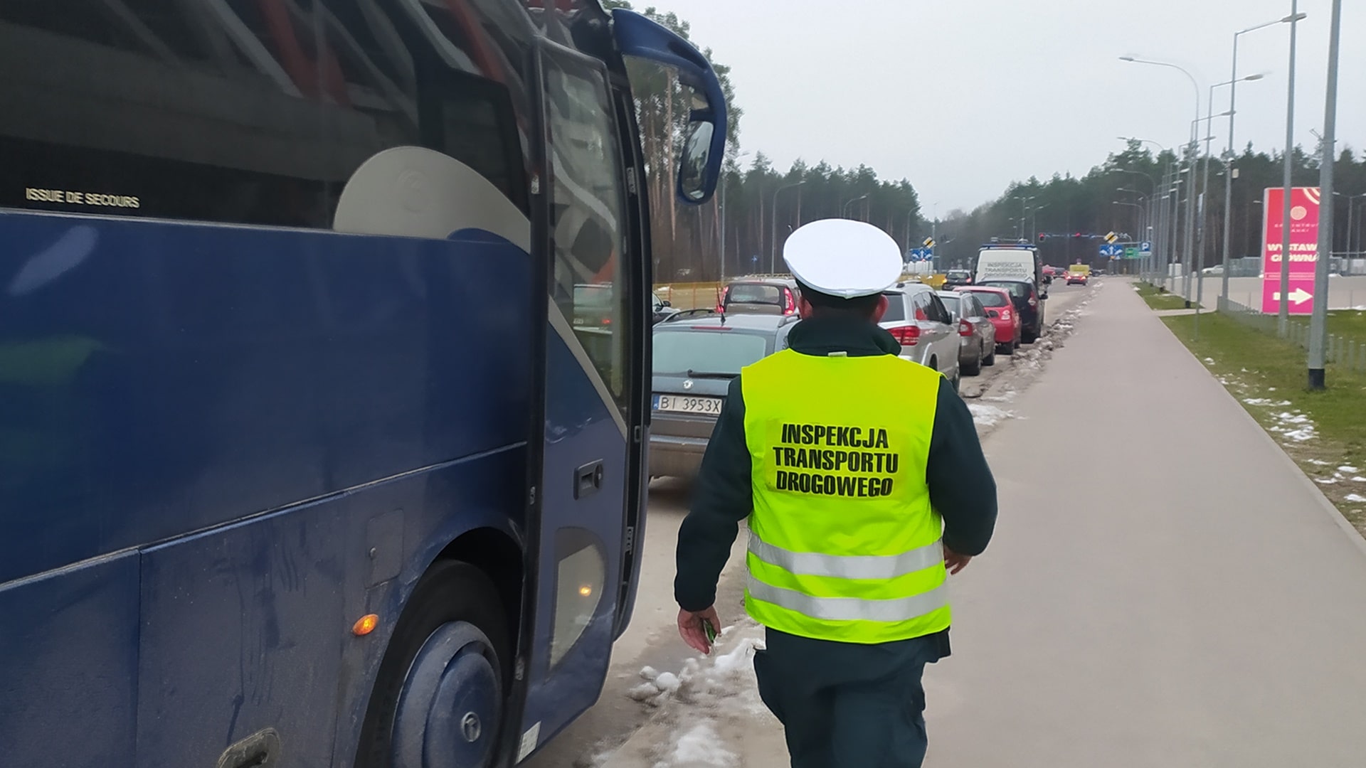Podlascy inspektorzy transportu drogowego prowadzą akcję "Bezpieczny Autokar"