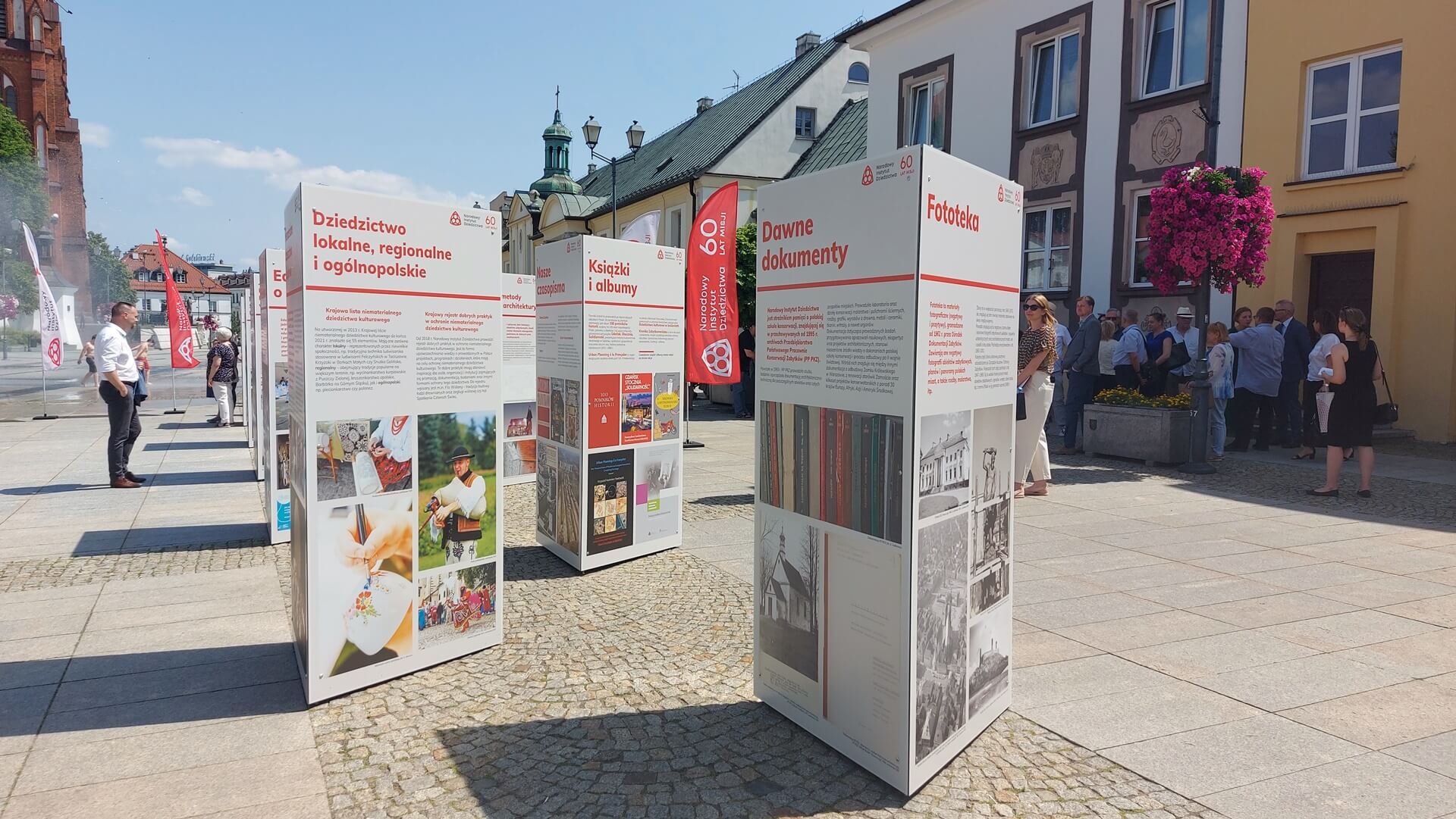 Wystawę Narodowego Instytutu Dziedzictwa można oglądać w centrum Białegostoku