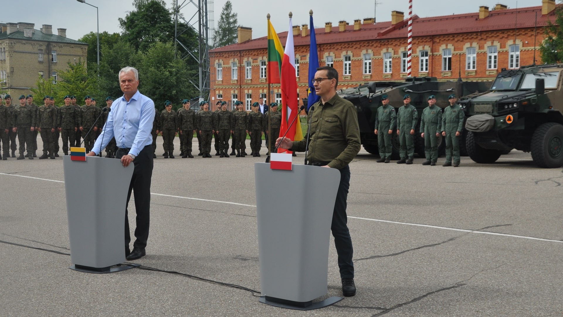 Premier Mateusz Morawiecki i minister Mariusz Błaszczak odwiedzili Podlaskie w związku z sytuacją na granicy [zdjęcia, wideo]