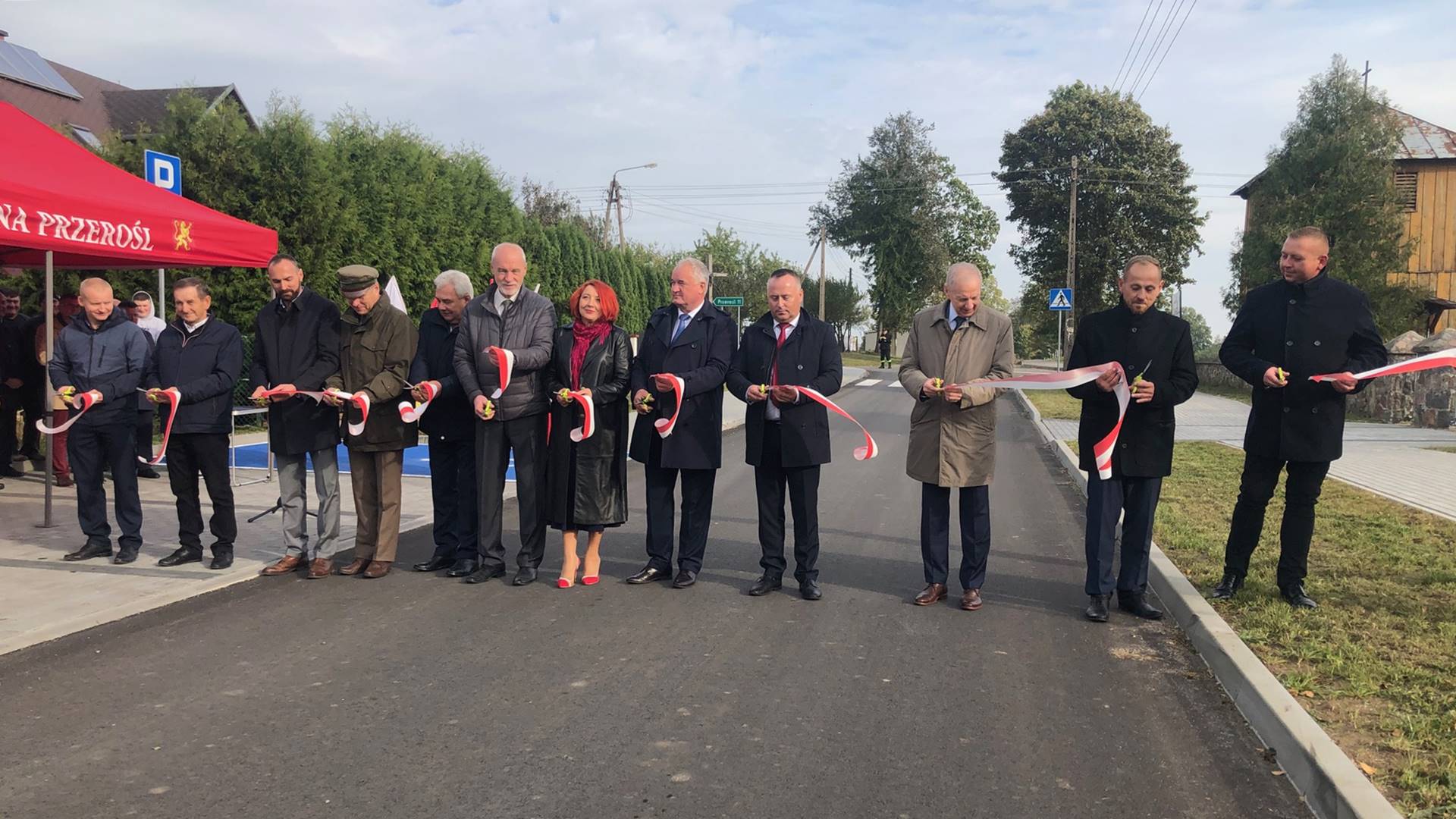 Oficjalnie oddano do użytku ponad trzykilometrowy odcinek jezdni w miejscowości Nowa Pawłówka