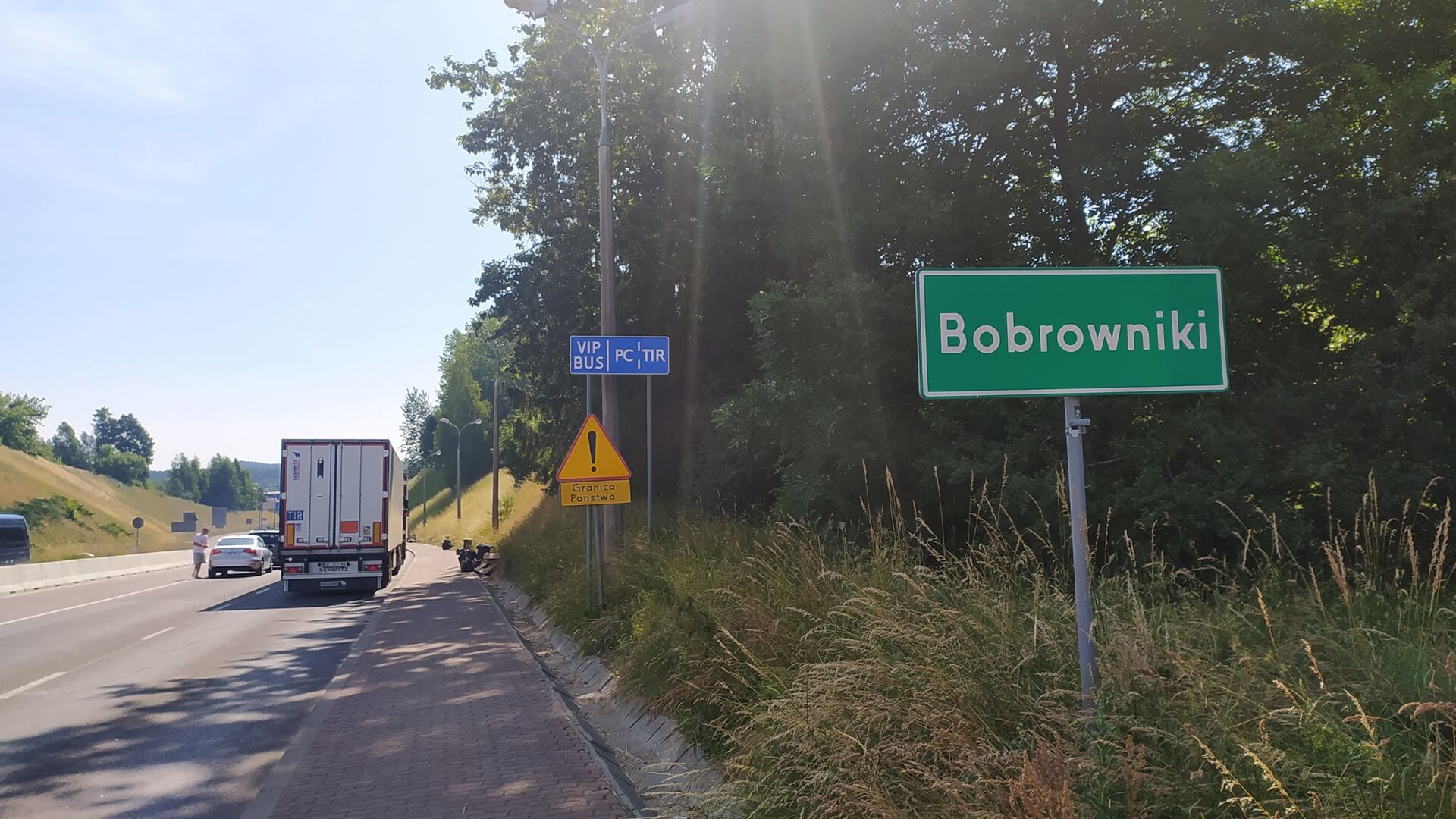 850 tirów stoi w kolejce przed przejściem w Bobrownikach