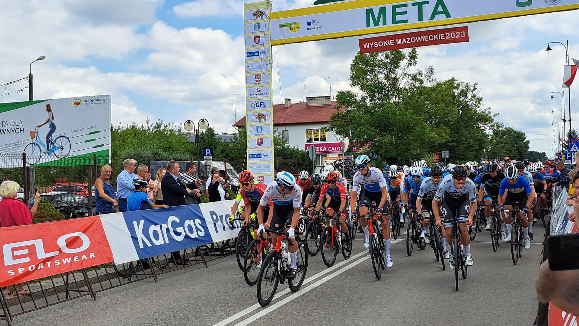 Rywalizacja kolarzy o Puchar MON w Wysokiem Mazowieckiem