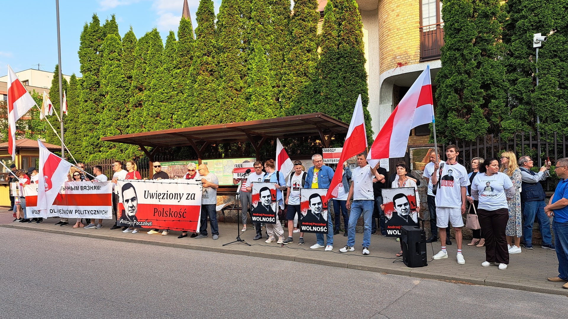 Przyjaciele Andrzeja Poczobuta protestowali przed konsulatem Białorusi w Białymstoku