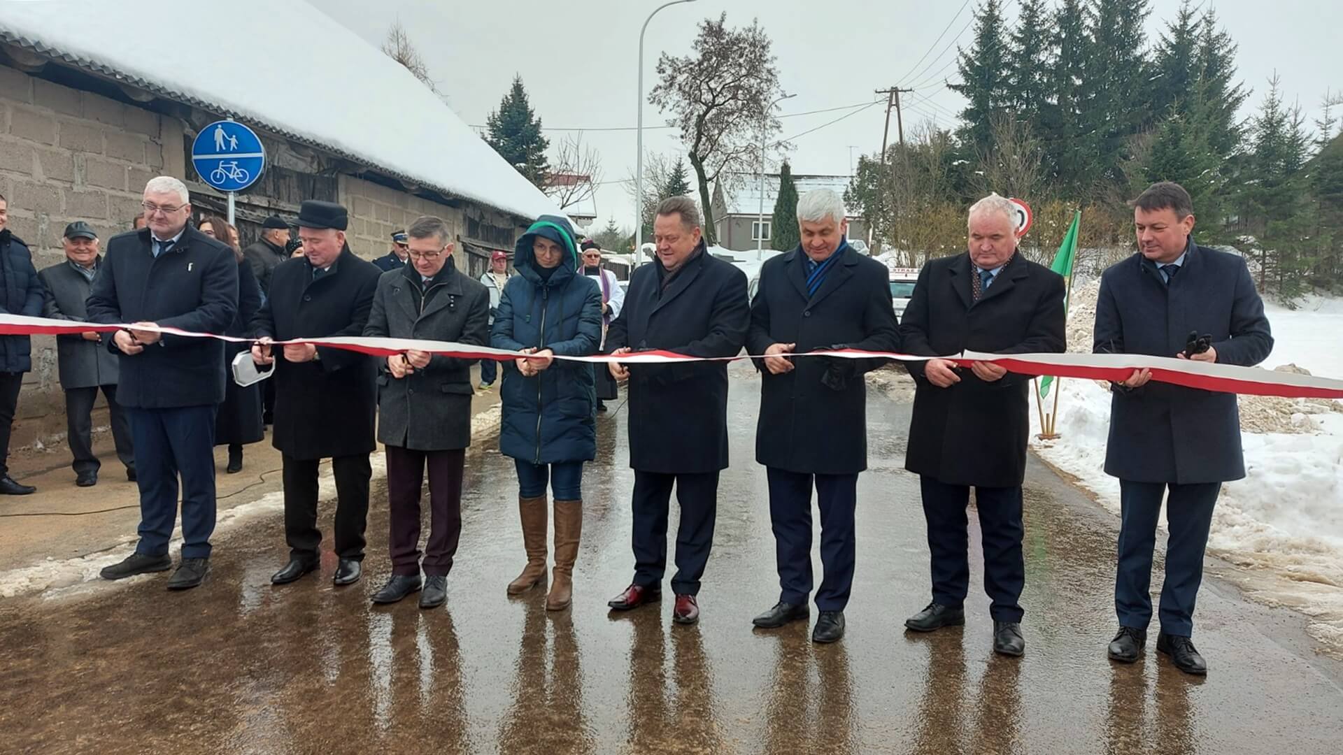 W Okuniowcu pod Suwałkami oddano do użytku wyremontowaną drogę
