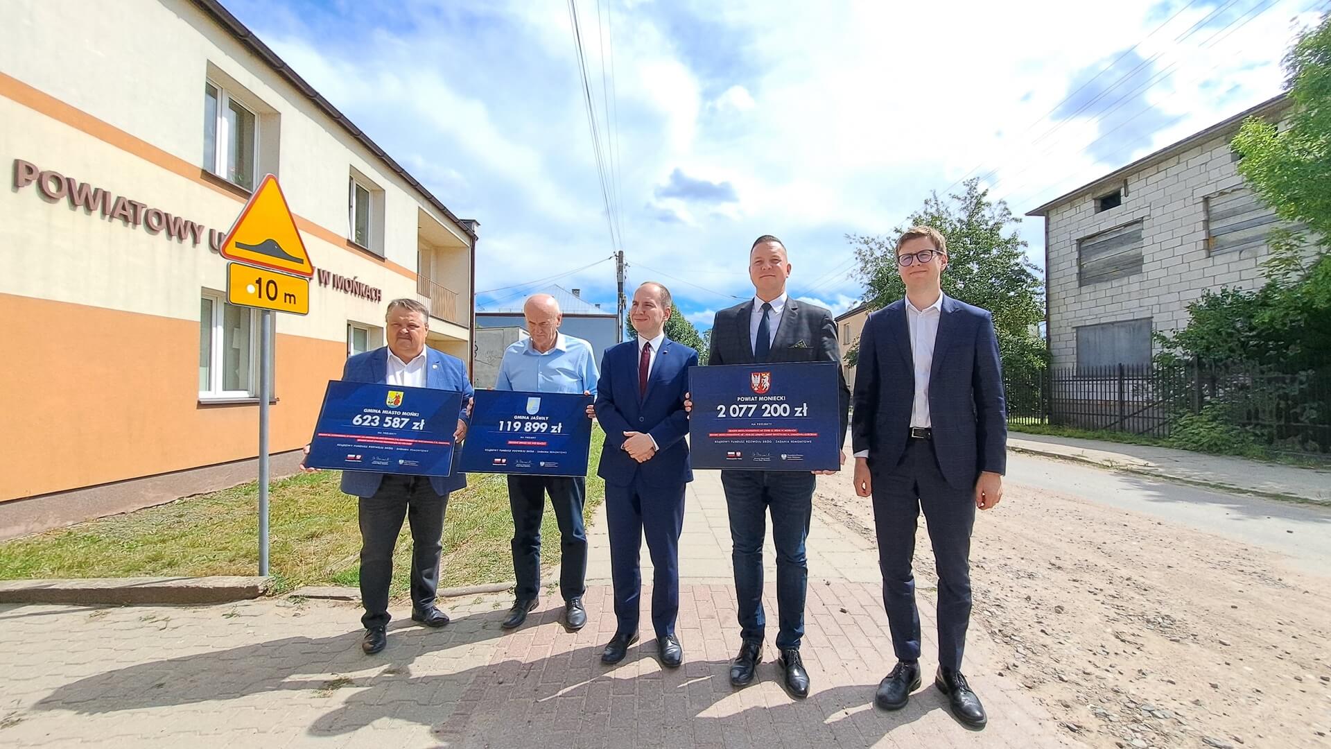 Prawie 77 milionów złotych na remonty dróg trafi do podlaskich samorządów