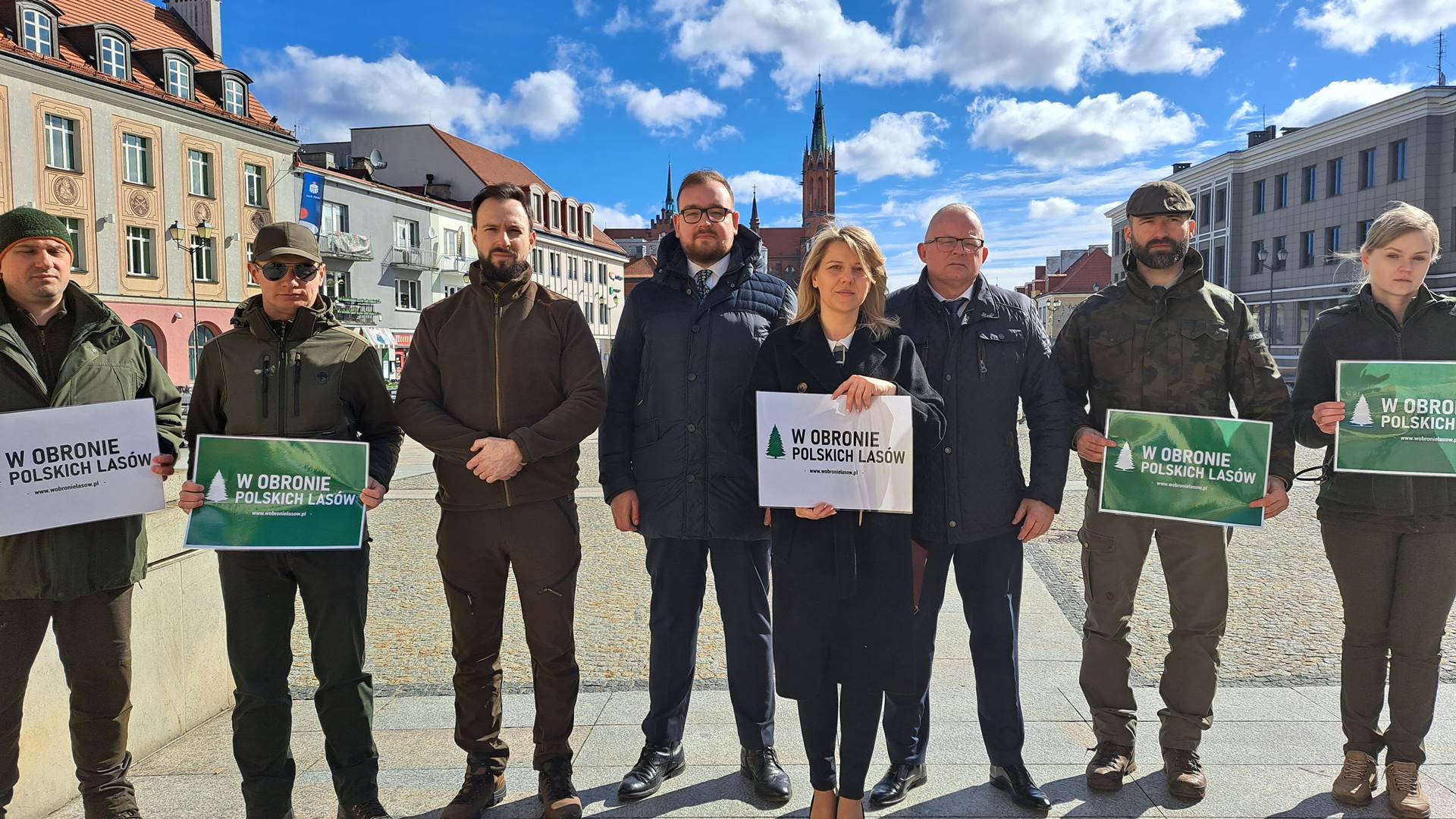 Leśnicy i działacze Solidarnej Polski rozpoczęli zbiórkę podpisów pod obywatelskim projektem ustawy w obronie polskich lasów