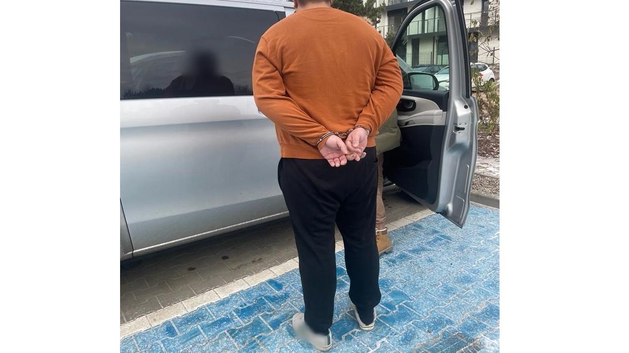 Łomżyńscy policjanci zatrzymali mieszkańca Piły - miał oszukiwać osoby w całej Polsce