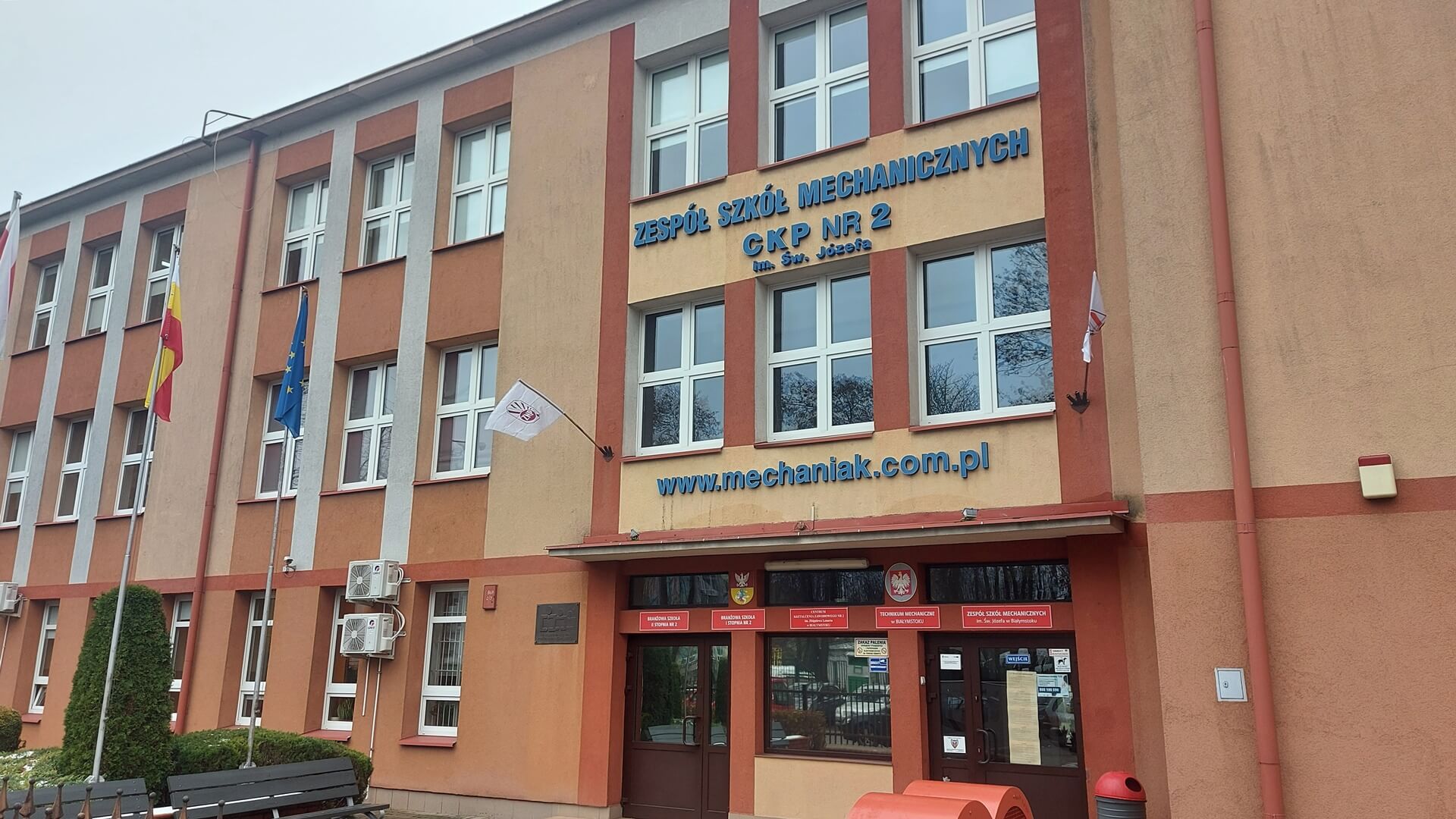 Białostockie szkoły montują energooszczędne źródła światła