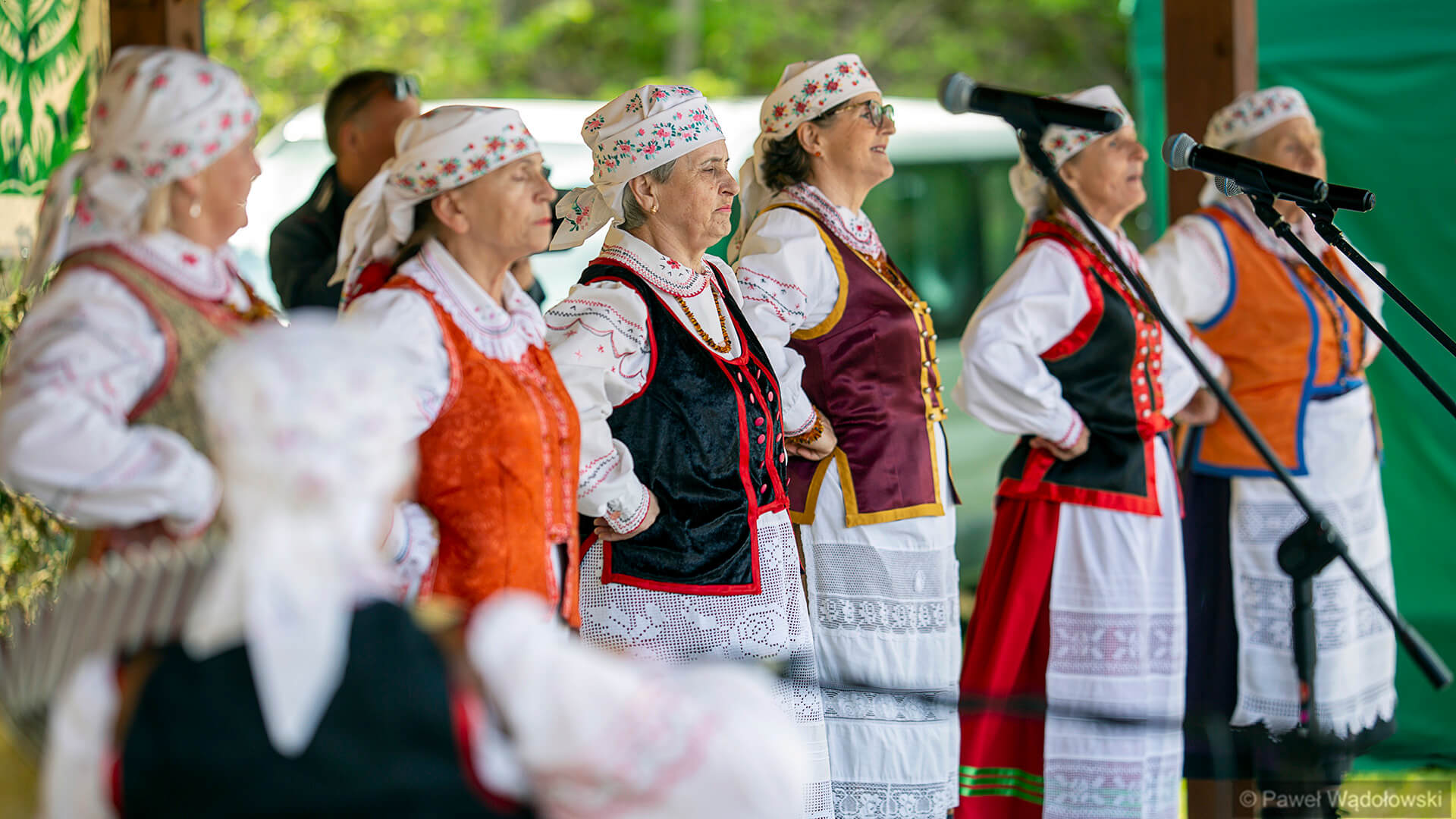 Artyści ludowi wystąpili na przeglądzie w Dobrym Lesie koło Nowogrodu [zdjęcia]