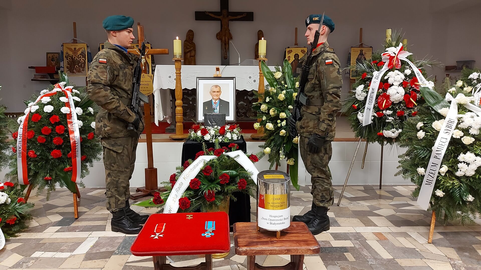 Pogrzeb Tadeusza Chwiedzia - wieloletniego prezesa Zarządu Głównego Związku Sybiraków