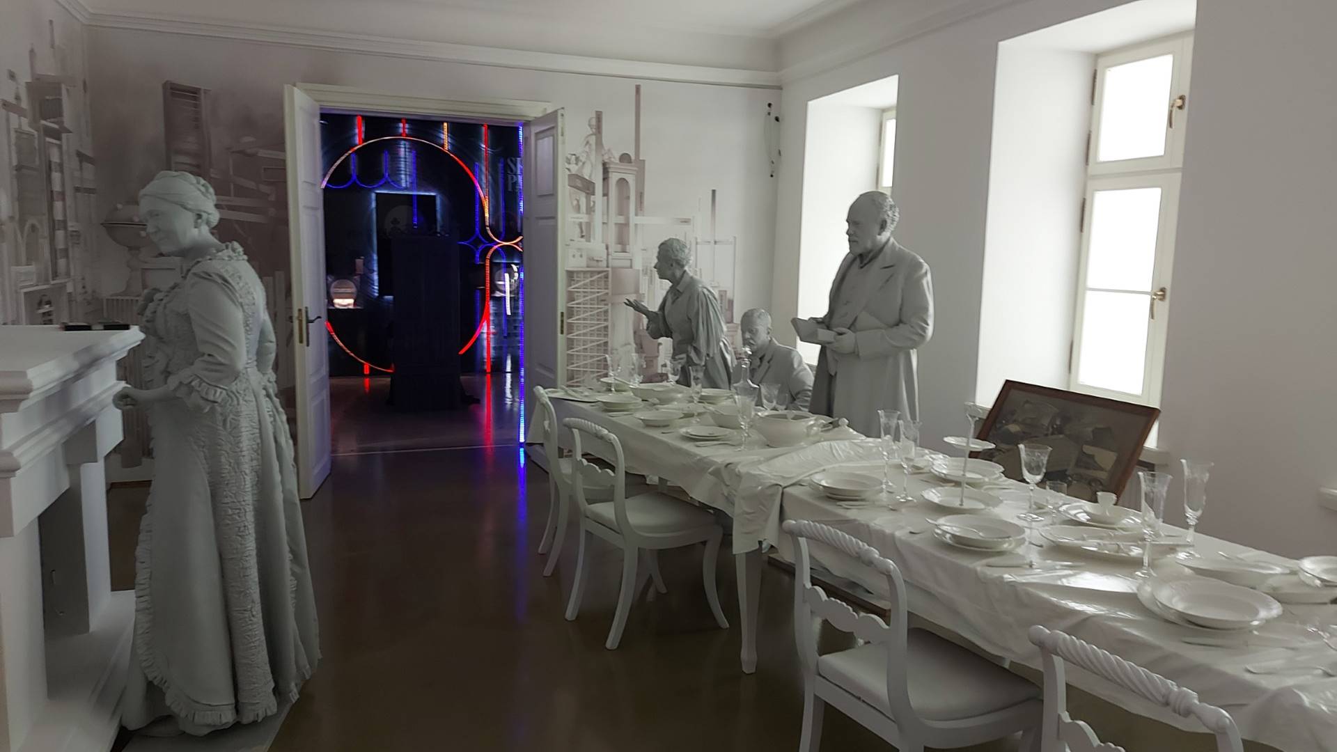 Pierwsi turyści i mieszkańcy mogli zobaczyć w Suwałkach nową wystawę o Marii Konopnickiej