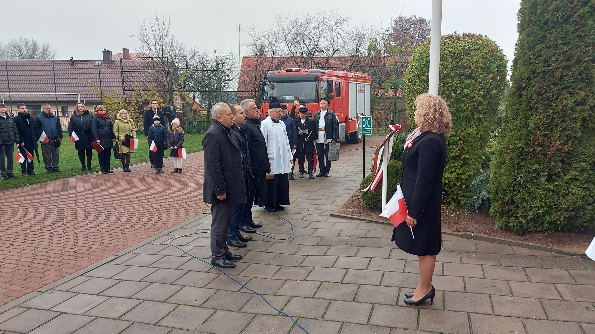 W Kalinówce Kościelnej w gminie Knyszyn w ramach projektu "Pod biało-czerwoną" ustawiono maszt z polską flagą