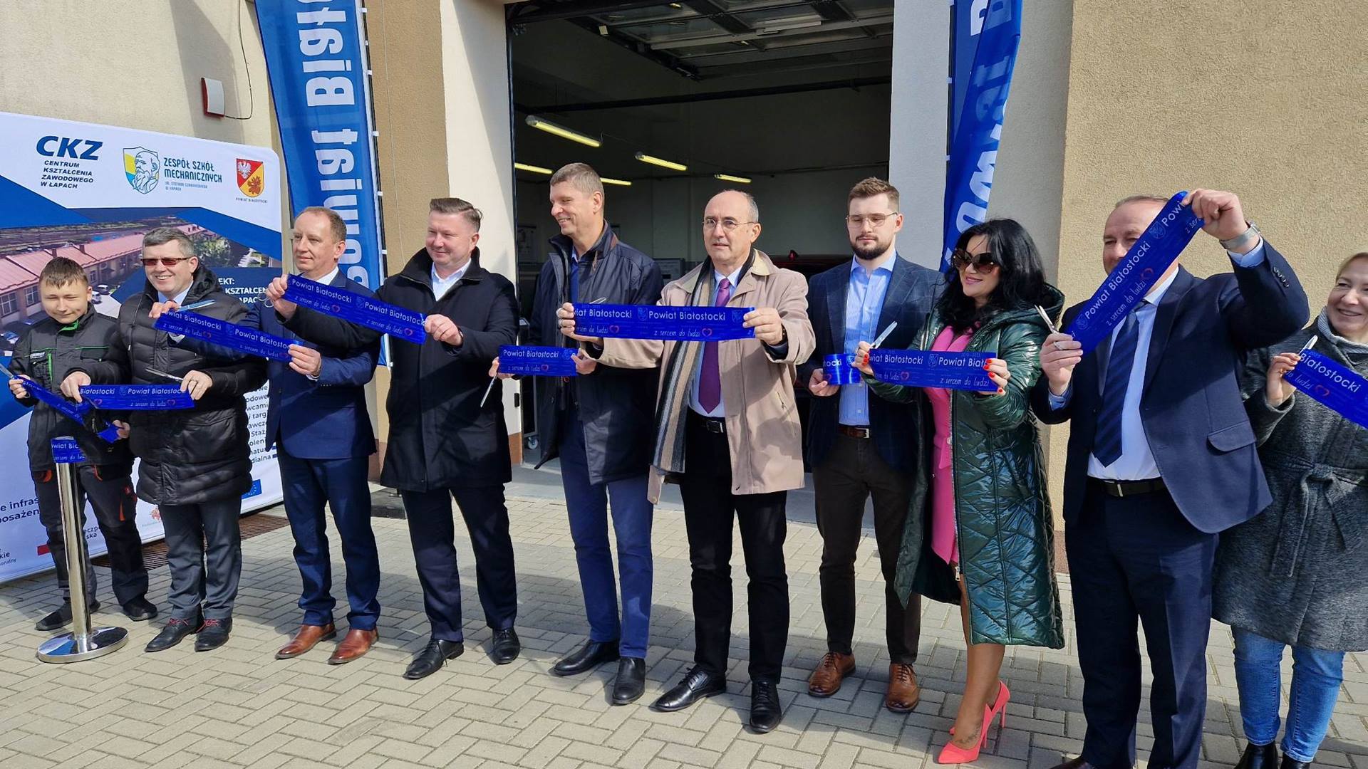 W Centrum Szkolenia Zawodowego w Łapach otwarto pracownię samochodową