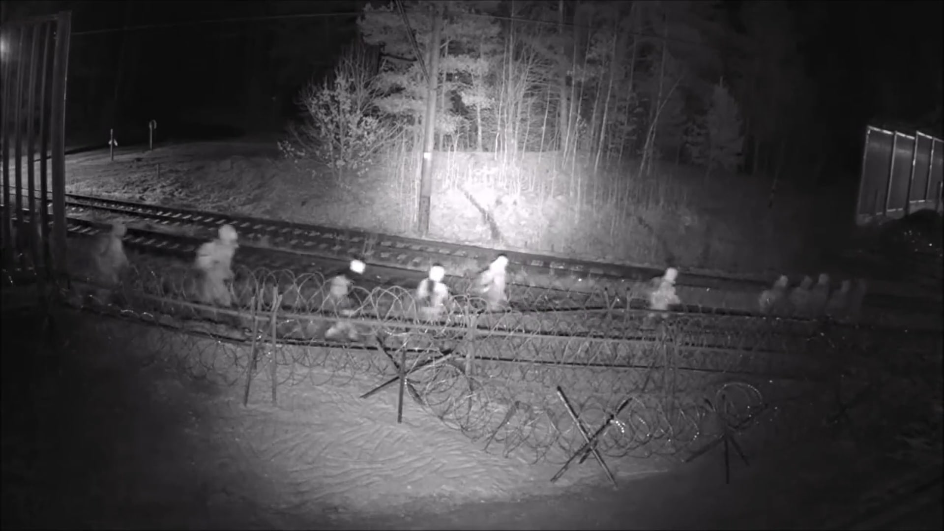 Zdecydowana większość Polaków przeciwko azylowi dla nielegalnych migrantów