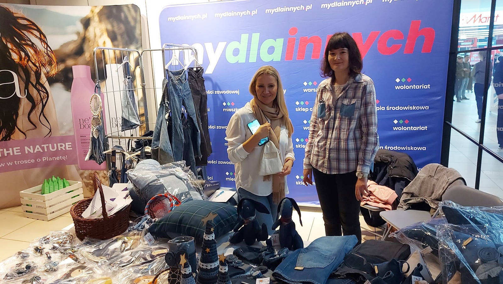 Akcja "Szanuj szafę" w jednej z białostockich galerii handlowych