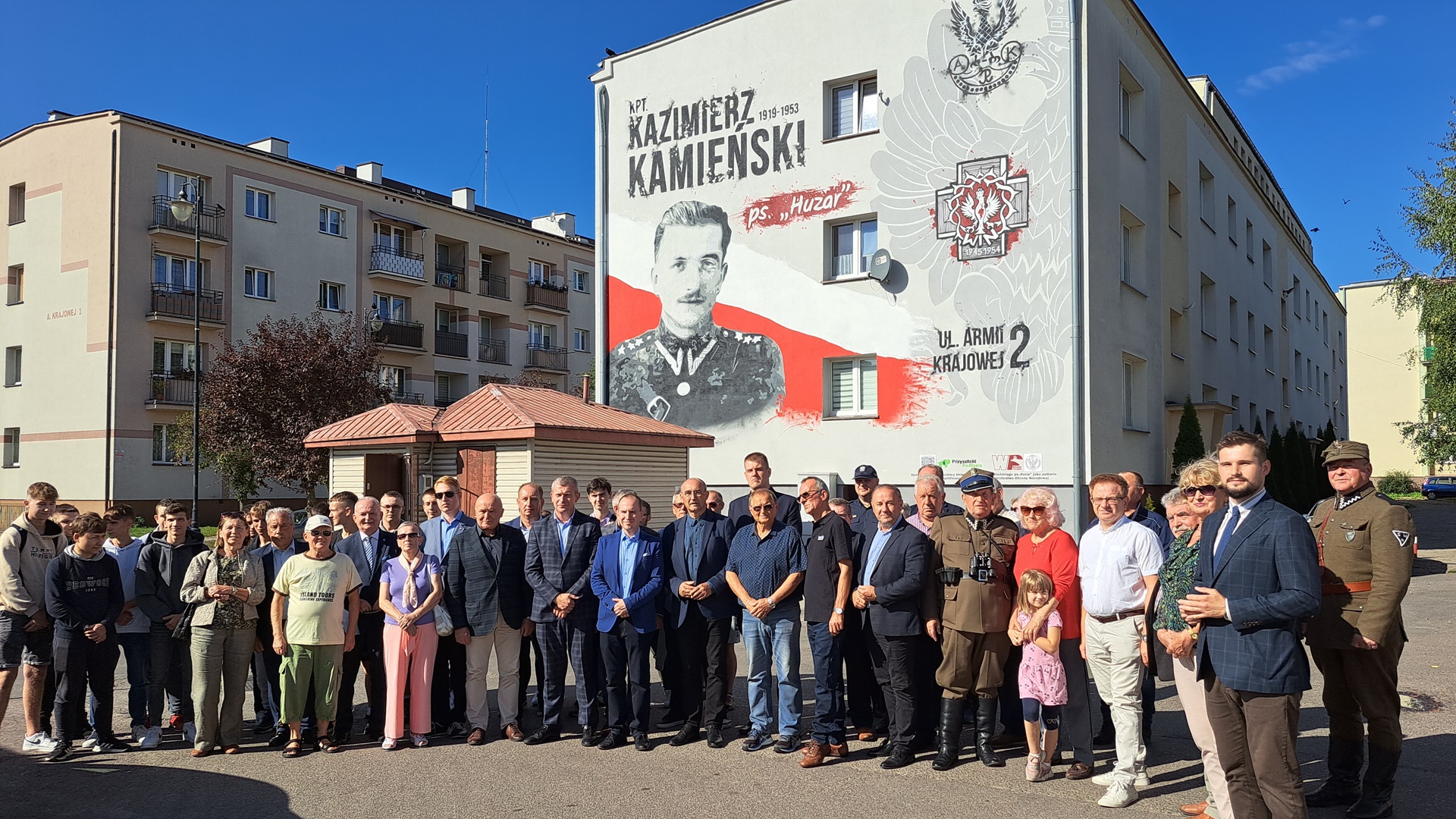 W Łapach powstał mural z wizerunkiem Kazimierza Kamieńskiego ps. "Huzar"
