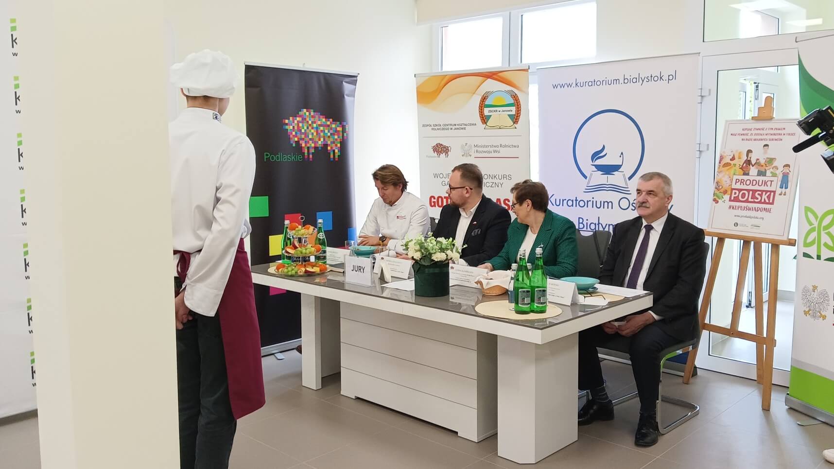 "Gotuj z klasą" - kulinarne zmagania pod okiem Karola Okrasy