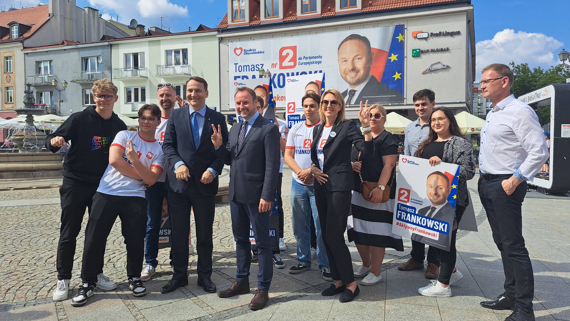 Radosław Sikorski zapowiedział działania informacyjne w krajach, z których pochodzą osoby nielegalnie forsujące polską granicę