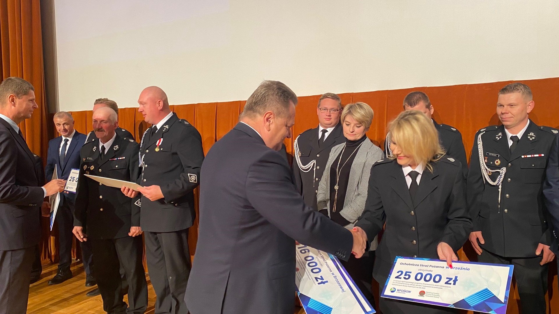 Ponad 140 jednostek OSP w regionie otrzymało czeki na zakup sprzętu