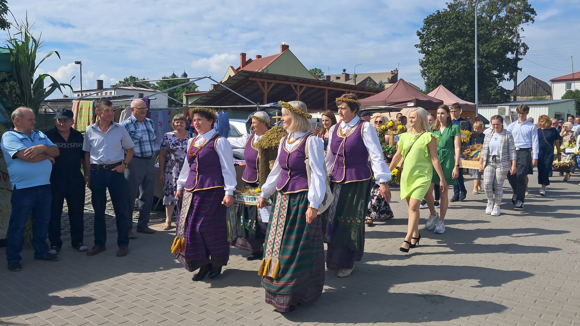 Dożynki w Sejnach - regionalne potrawy, rękodzieło i występy zespołów ludowych [zdjęcia]