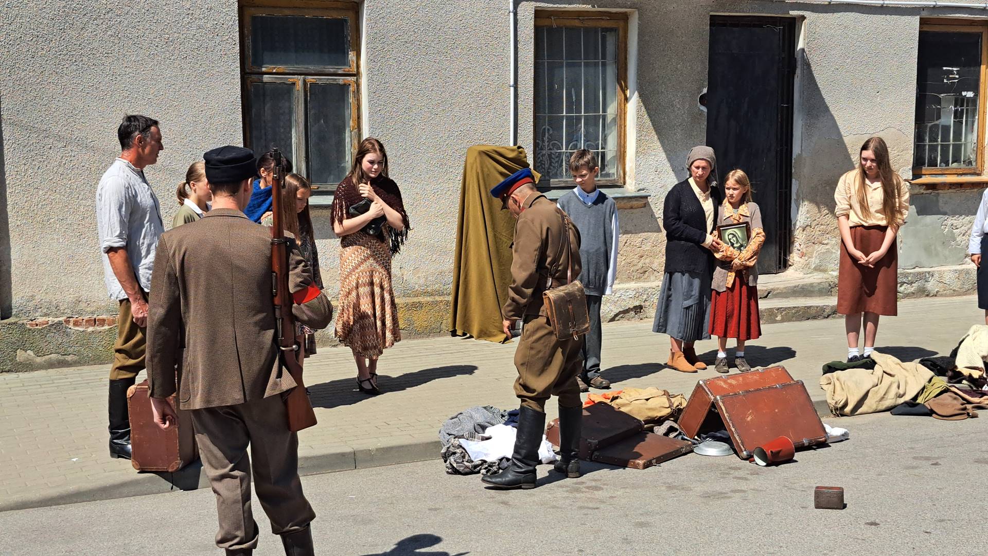 W Jedwabnem można było zobaczyć rekonstrukcję wywózki mieszkańców na Sybir