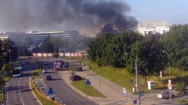 Pożar drewnianego domu w centrum Białegostoku