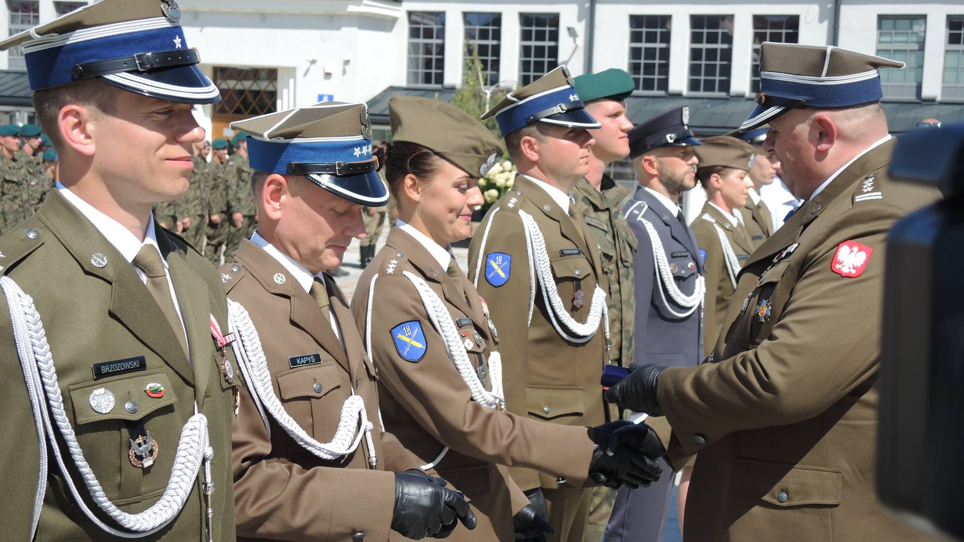 Były odznaczenia, nagrody i awanse - tak świętowali żołnierze 18. Łomżyńskiego Pułku Logistycznego
