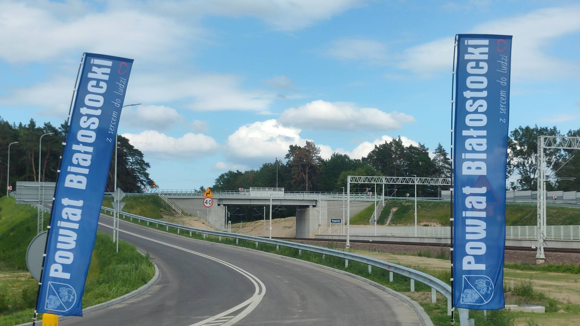 Można już korzystać z wiaduktu nad linią kolejową w Trypuciach