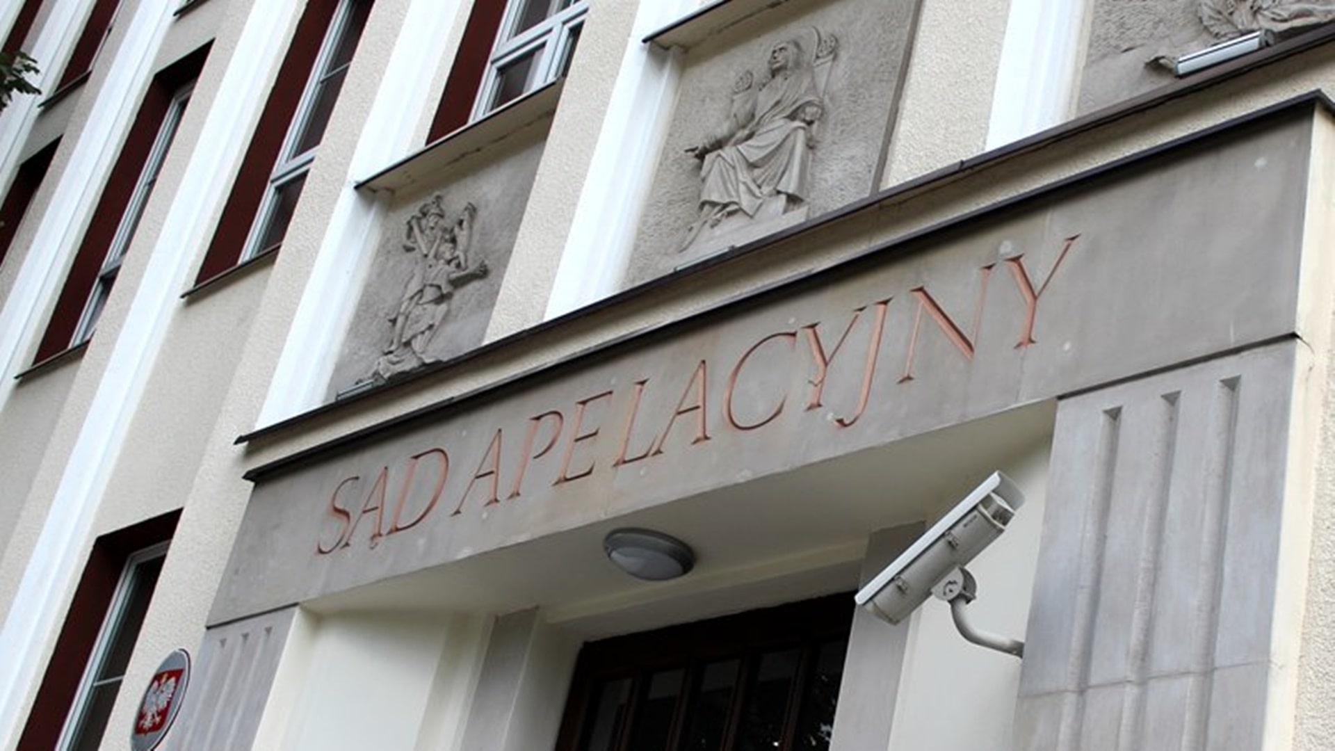 Oszukał ponad sto osób przy sprzedaży wczasów. Chce powtórzenia procesu