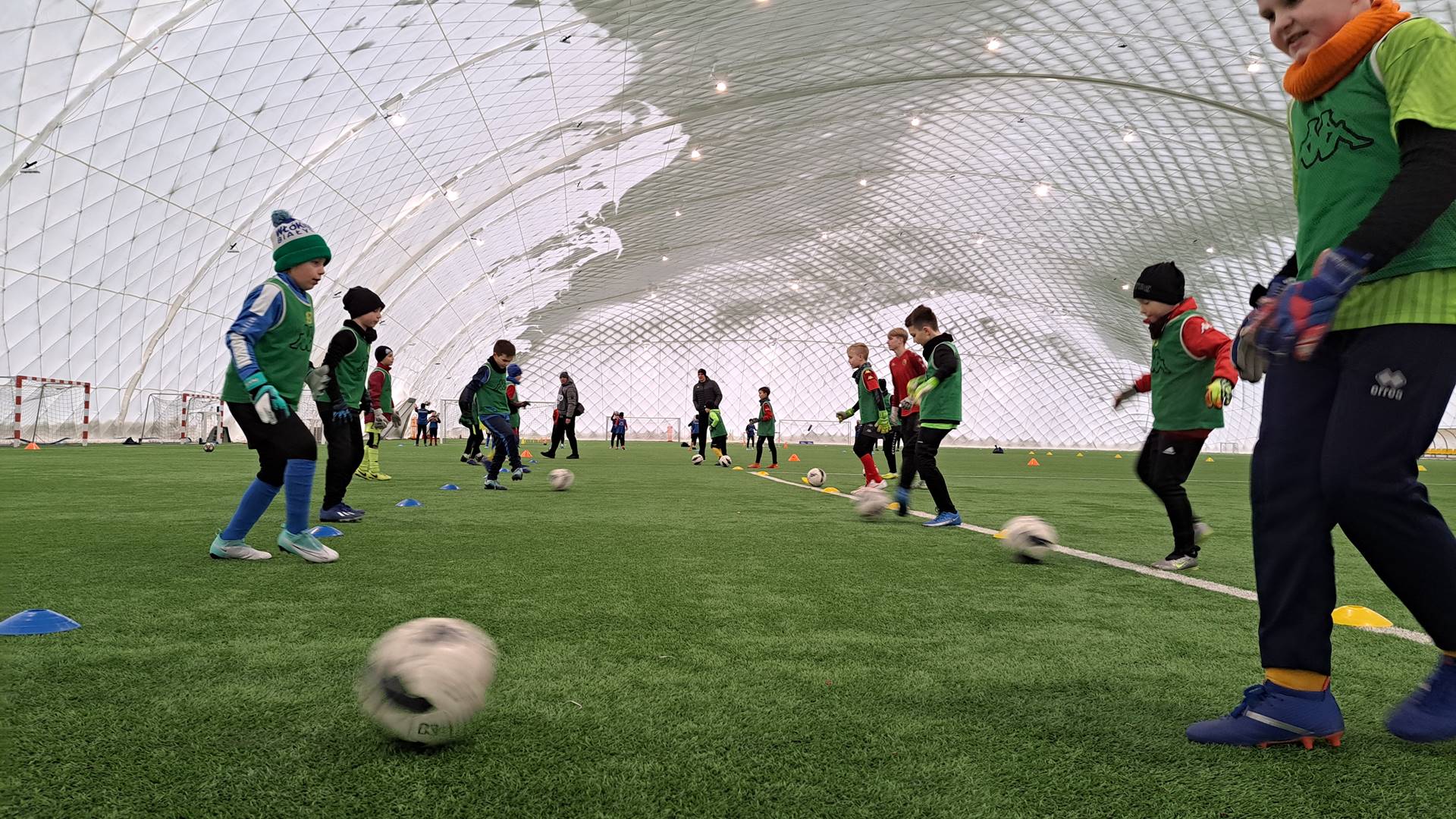 53 młodych piłkarzy przyjechało do Białegostoku na Zimowy Bramkarski Jaga Camp