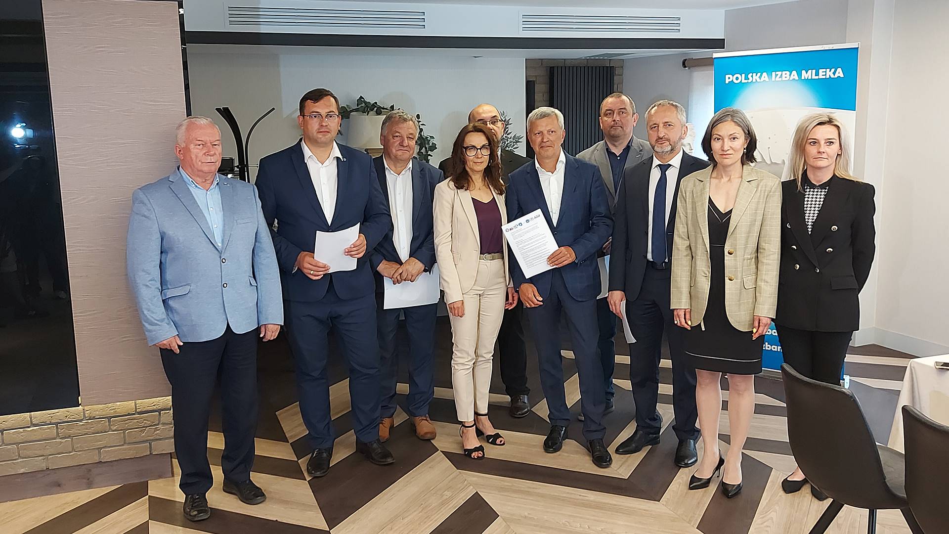 Przedstawiciele Polski i Ukrainy podpisali porozumienie o współpracy branż mleczarskich