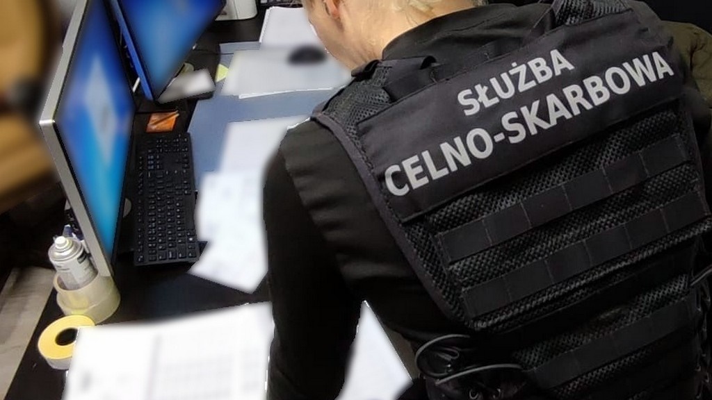 Podlaska KAS zatrzymała kolejnego podejrzanego ws. fałszowania faktur za towary z Azji