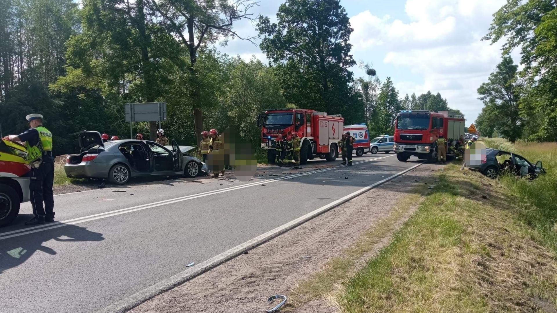 Wypadek w okolicach wsi Protasy - dwie osoby trafiły do szpitala