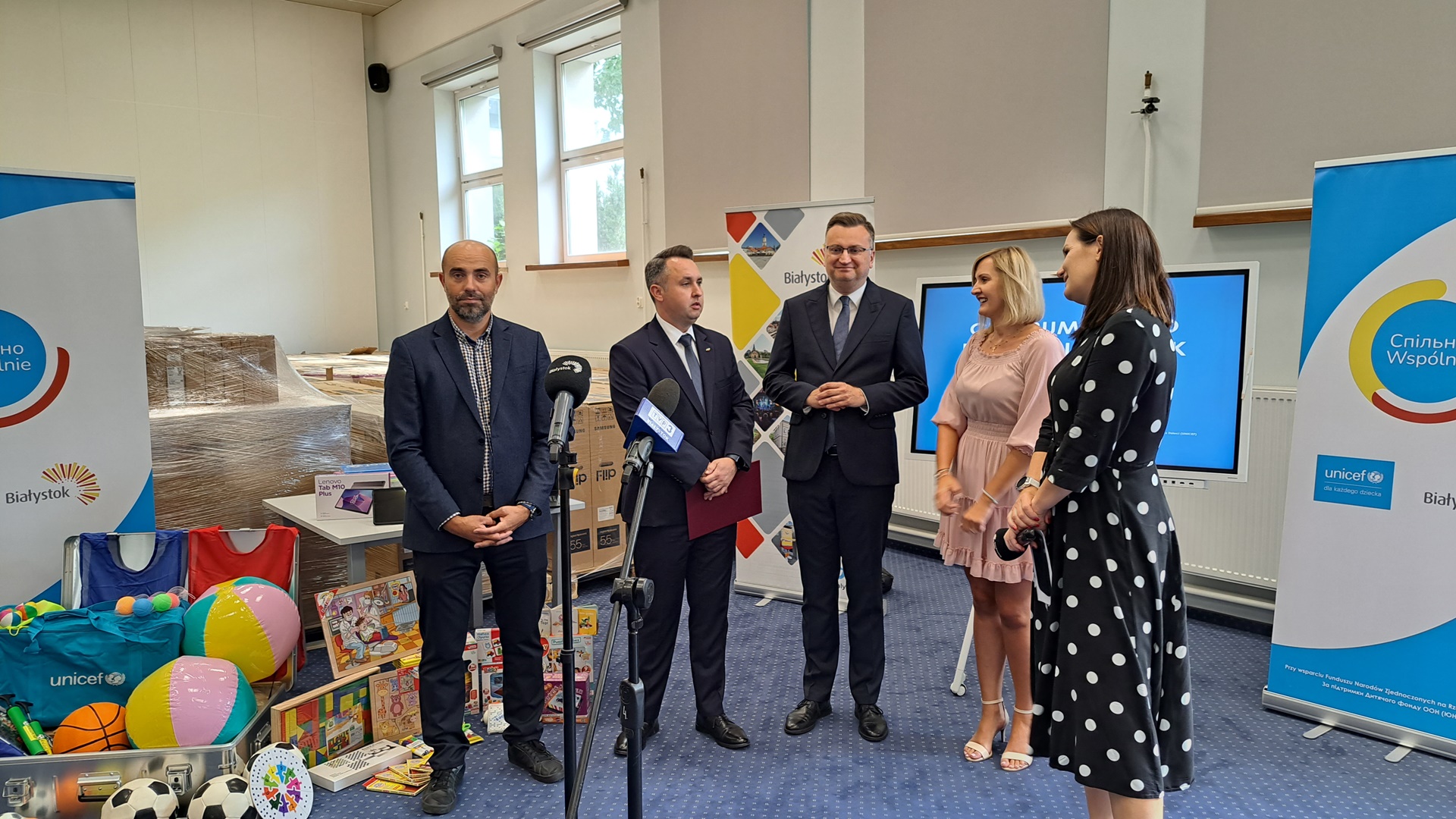 Dzięki dotacji z UNICEF-u do białostockich szkół trafią m.in. komputery i sprzęt sportowy