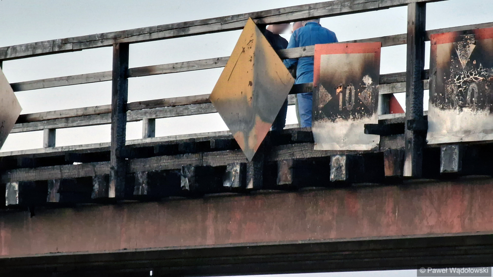 Pożar mostu na Narwi. Niewykluczone podpalenie