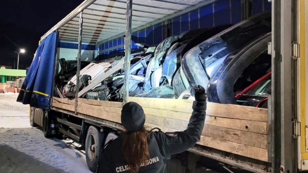 Podlaska KAS udaremniła wwóz odpadów motoryzacyjnych z Litwy do Polski