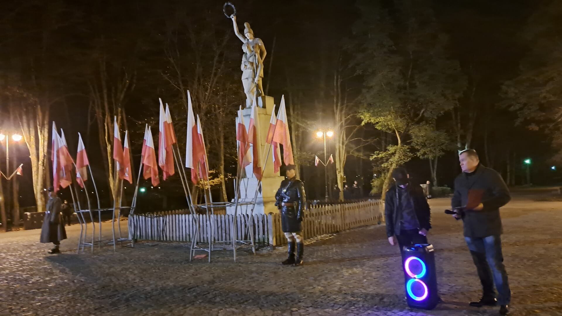 Przemarsz pod hasłem "Wolność krzyżami się mierzy" w Białymstoku