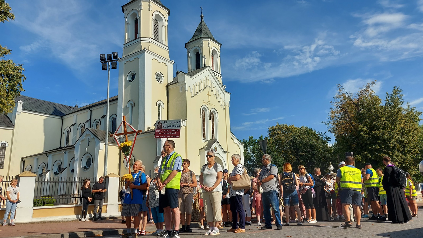 Pątnicy wyruszyli z Zambrowa do Sanktuarium Matki Bożej Pojednania w Hodyszewie