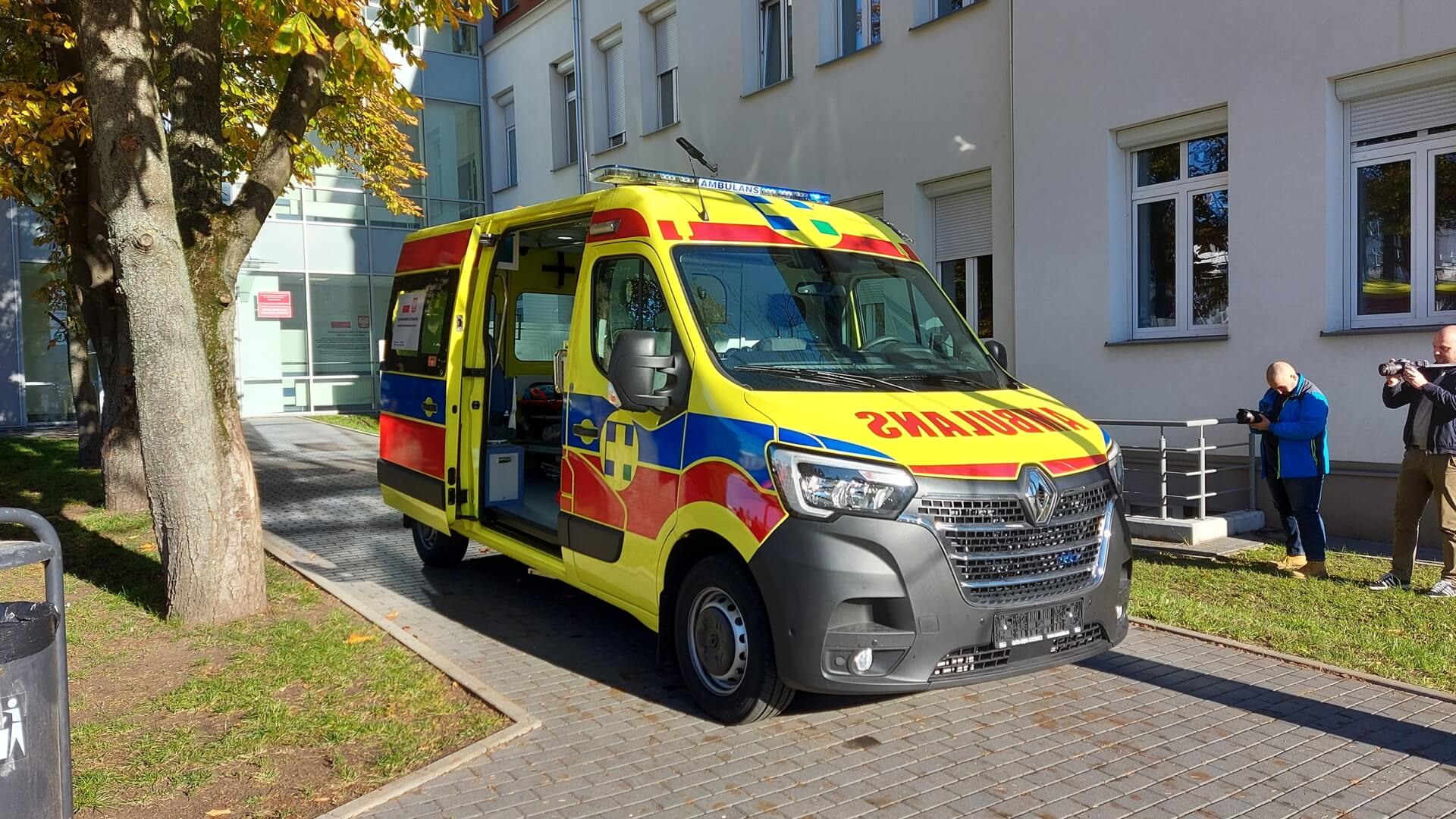Szpital wojewódzki w Białymstoku kupił karetkę dla oddziału ratunkowego