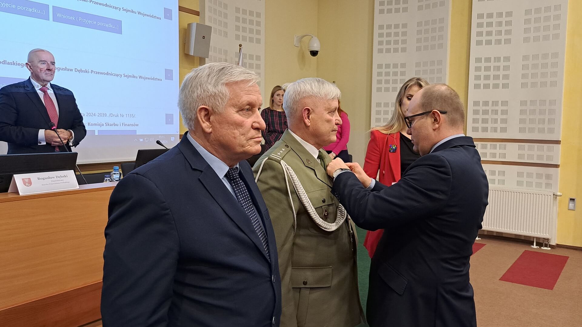 Bracia Bogdan i Wiktor Topór uhonorowani odznakami województwa podlaskiego