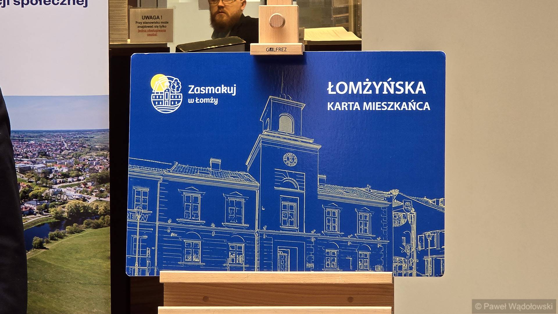 Posiadacze Łomżyńskiej Karty Mieszkańca mogą już bezpłatnie korzystać z komunikacji miejskiej