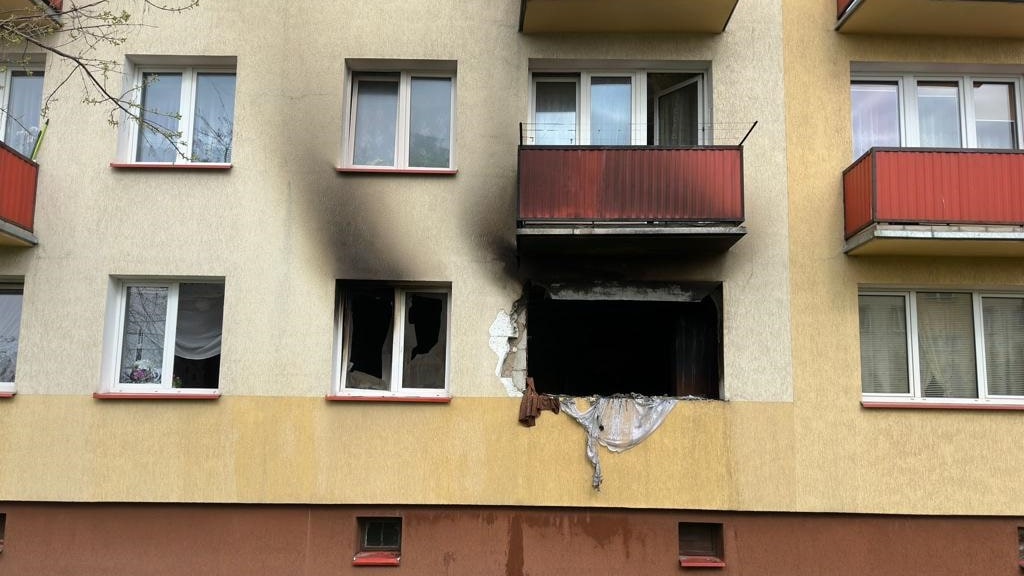 Pożar w bloku w Wysokiem Mazowieckiem - jedna osoba trafiła do szpitala