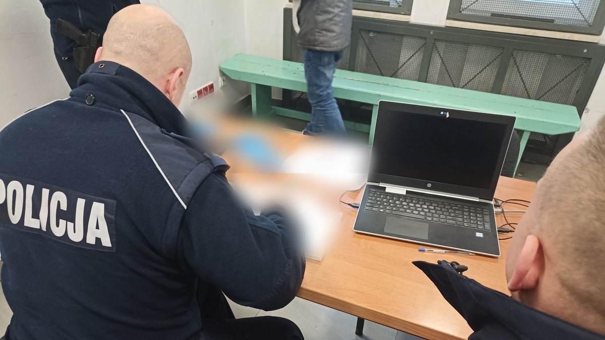 Pijani ojcowie z Piątnicy i Suwałk zajmowali się małymi dziećmi